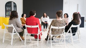 Une Française et une Philippine comparent leurs fêtes de lumière.