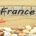 Quenelle de brochet sauce Nantua, spécialité lyonnaise à base de poisson et sauce crustacée